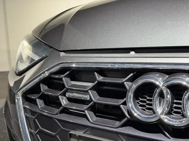 Audi A4 view 7