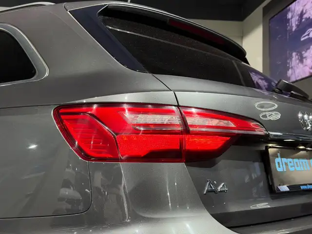 Audi A4 view 18