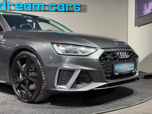 Audi A4 view 5