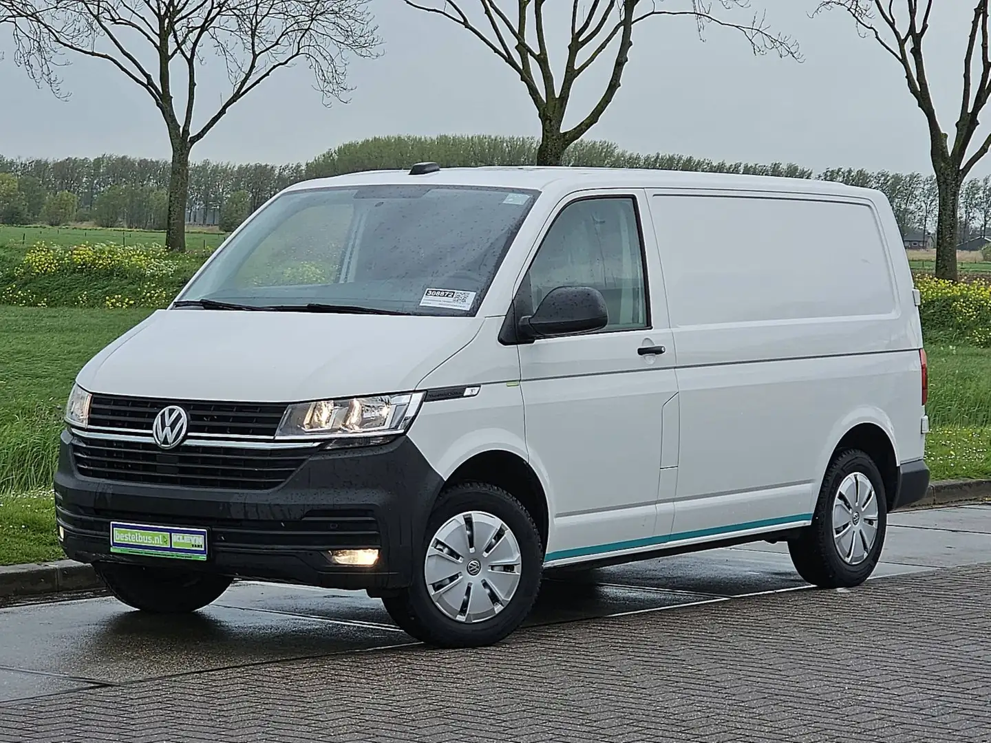 Volkswagen Transporter 2.0 TDI l1h1 150pk airco! Wit - 2