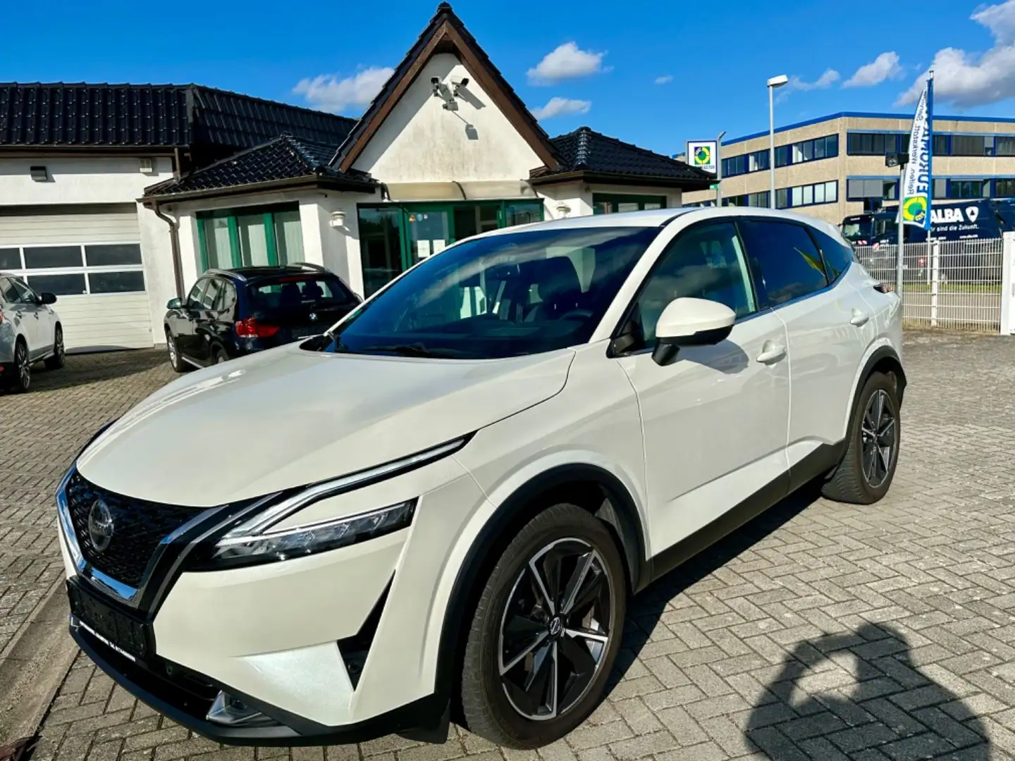 Nissan Qashqai Tekna MEGA VOLL MILD HYBRID Weiß - 1