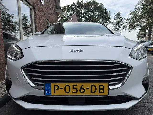 Ford Focus view 13