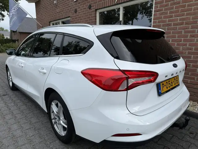 Ford Focus view 11