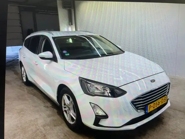 Ford Focus view 2