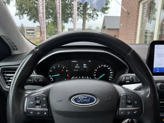 Ford Focus view 15