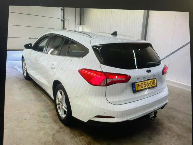 Ford Focus view 14