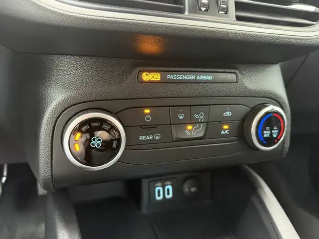 Ford Focus view 16