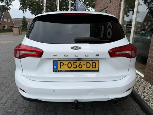 Ford Focus view 10