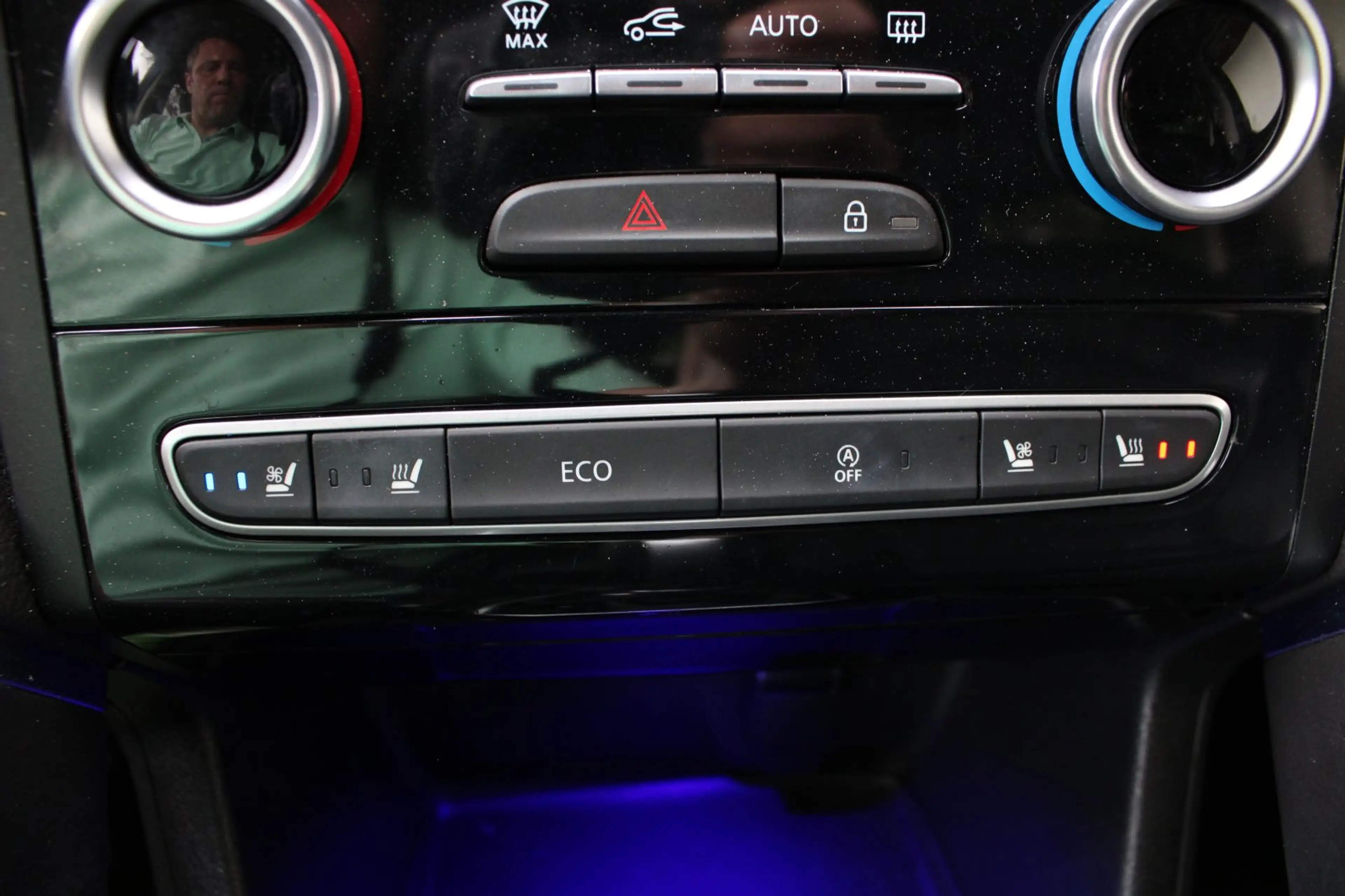 Renault Koleos Energy dCi 175 X-tronic 4WD Initiale Paris Leder N — photo 11