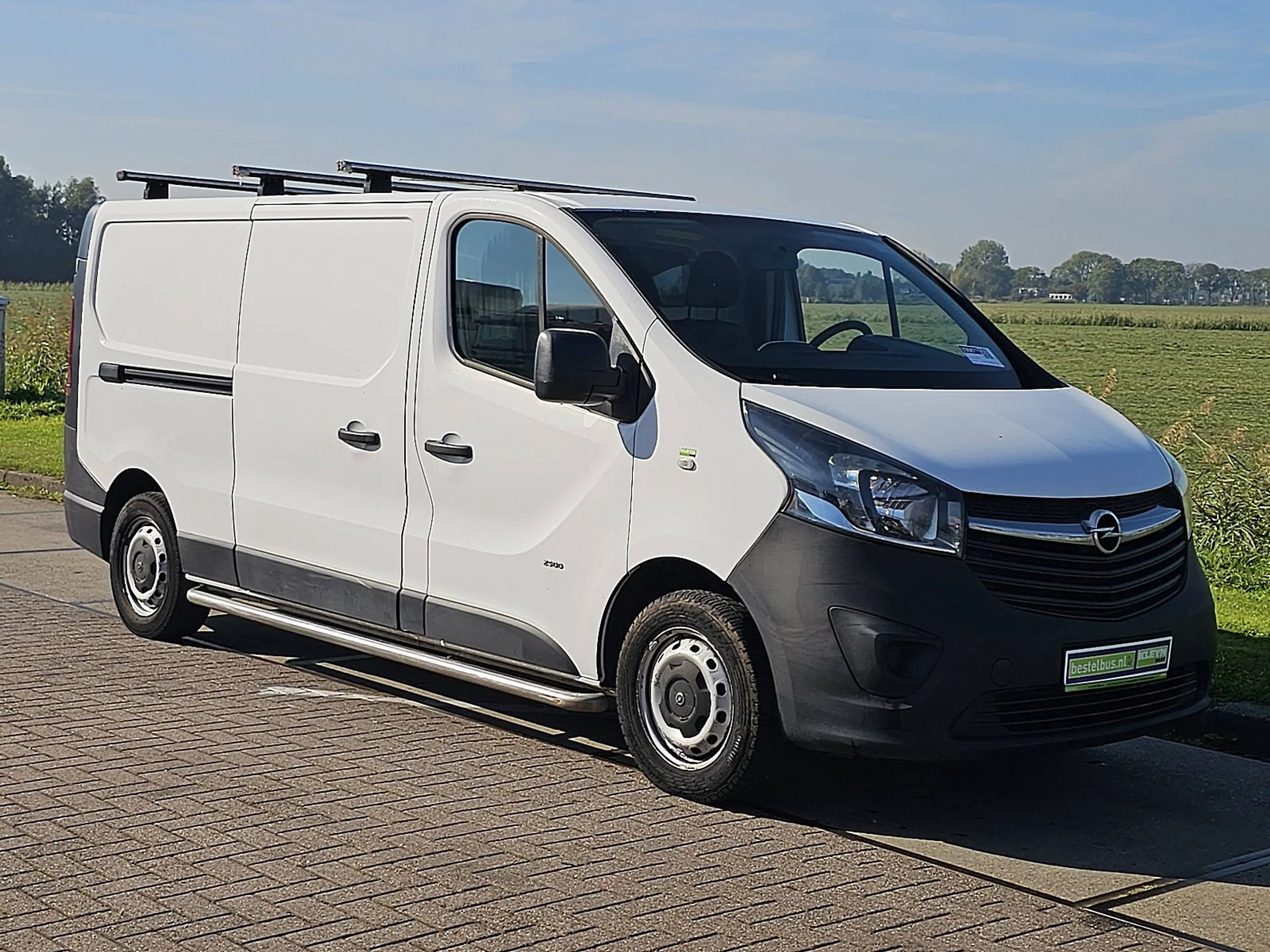 Opel Vivaro — photo 5