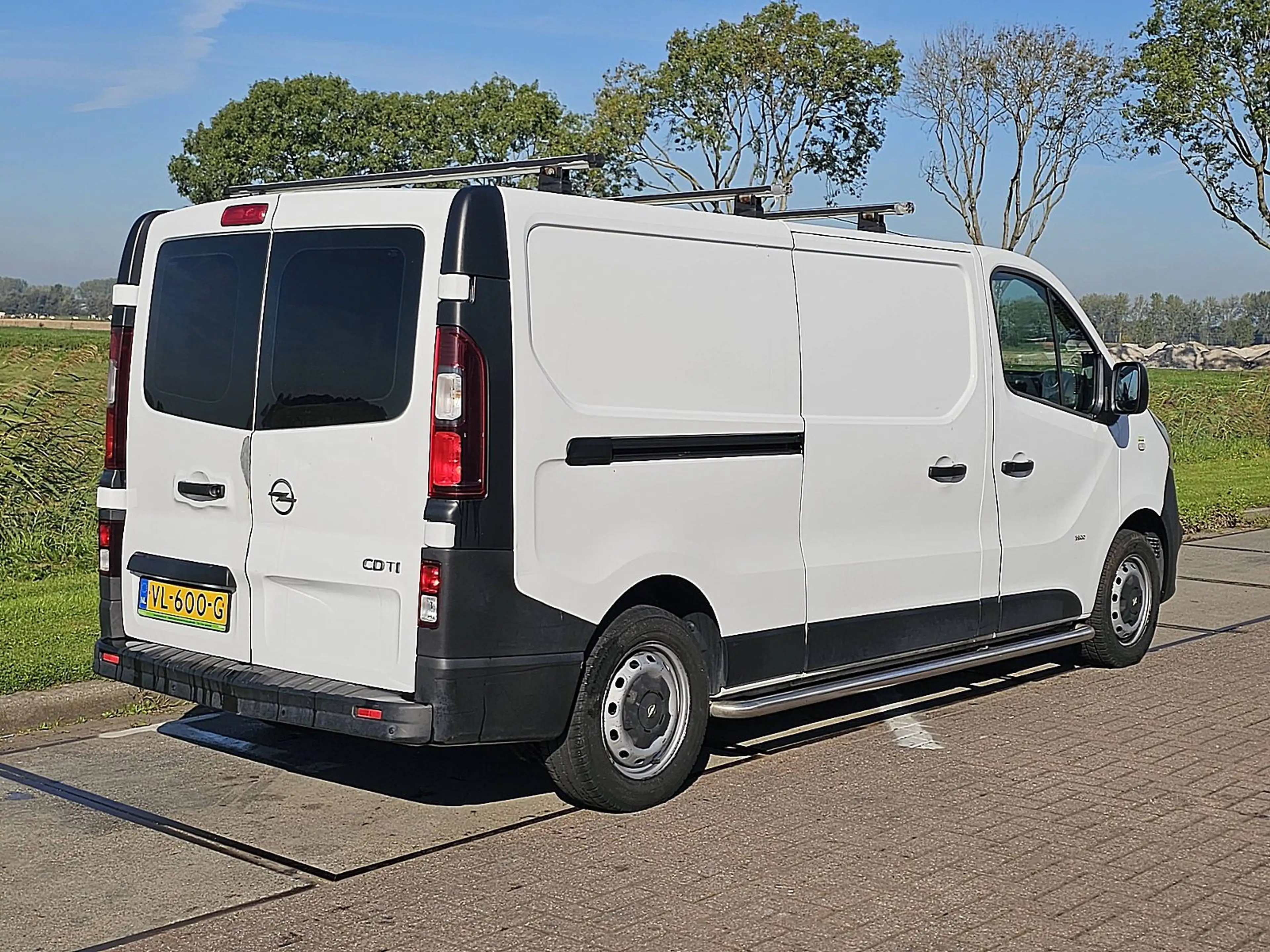Opel Vivaro — photo 3