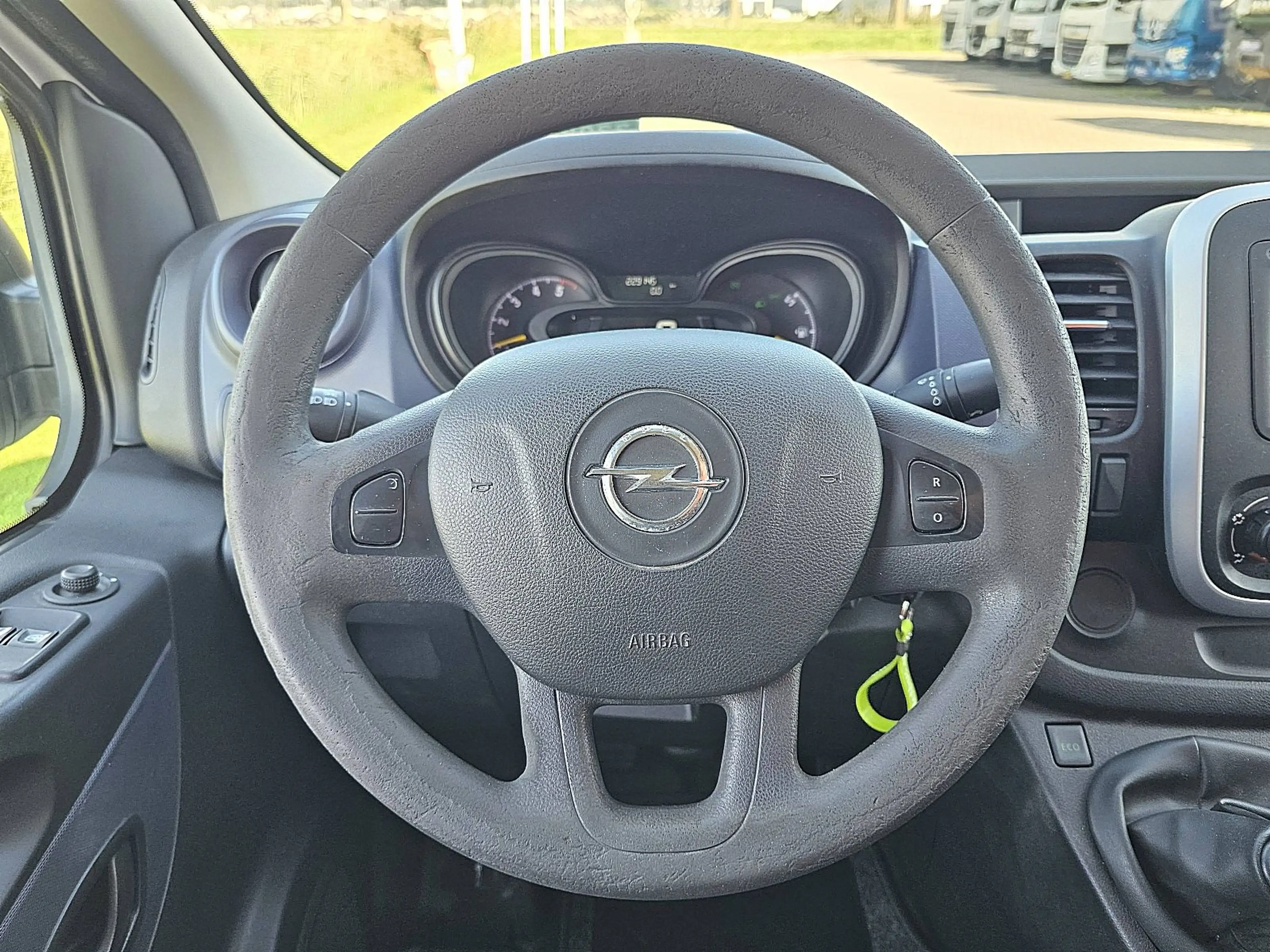 Opel Vivaro — photo 10