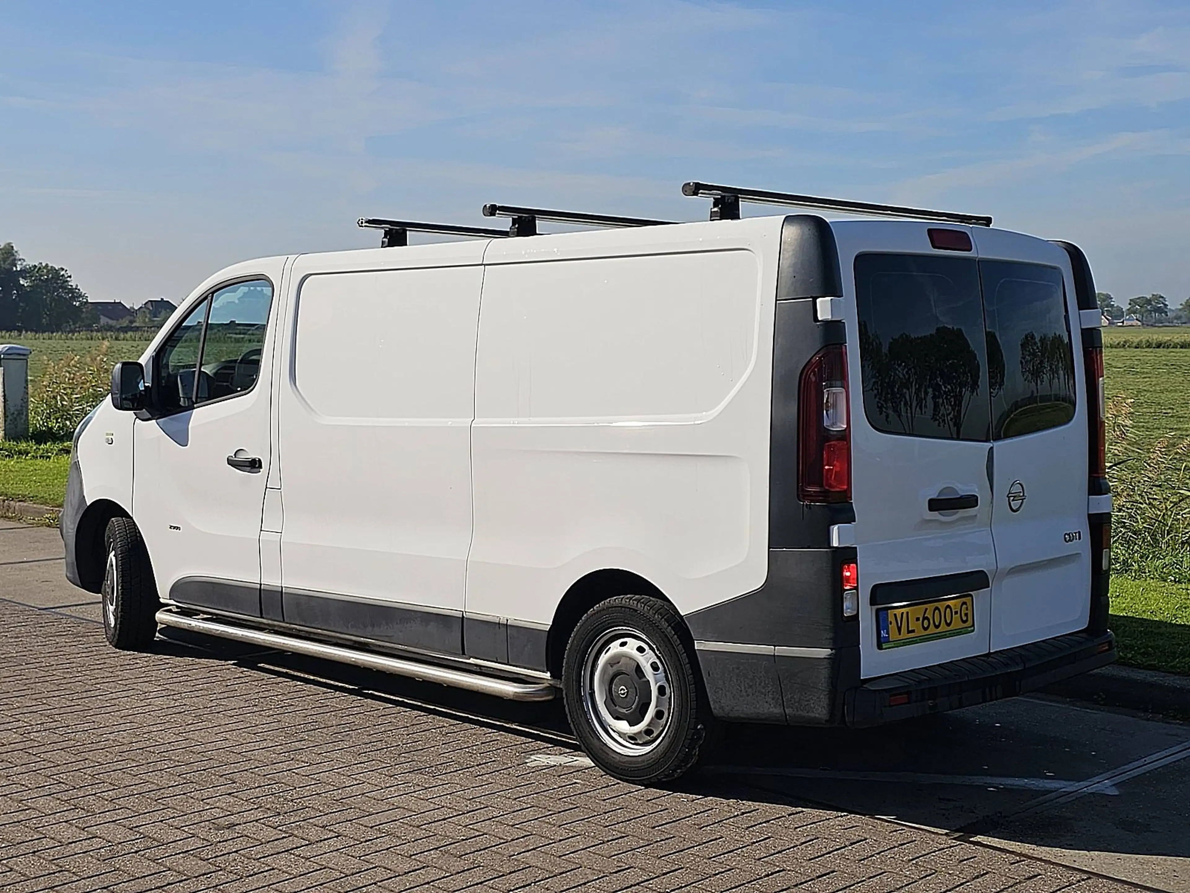 Opel Vivaro — photo 6