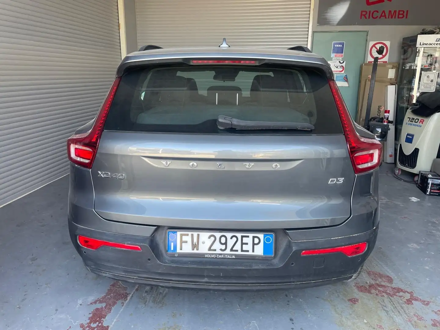 Volvo XC40 XC40 2.0 d3 Business geartronic Grigio - 2