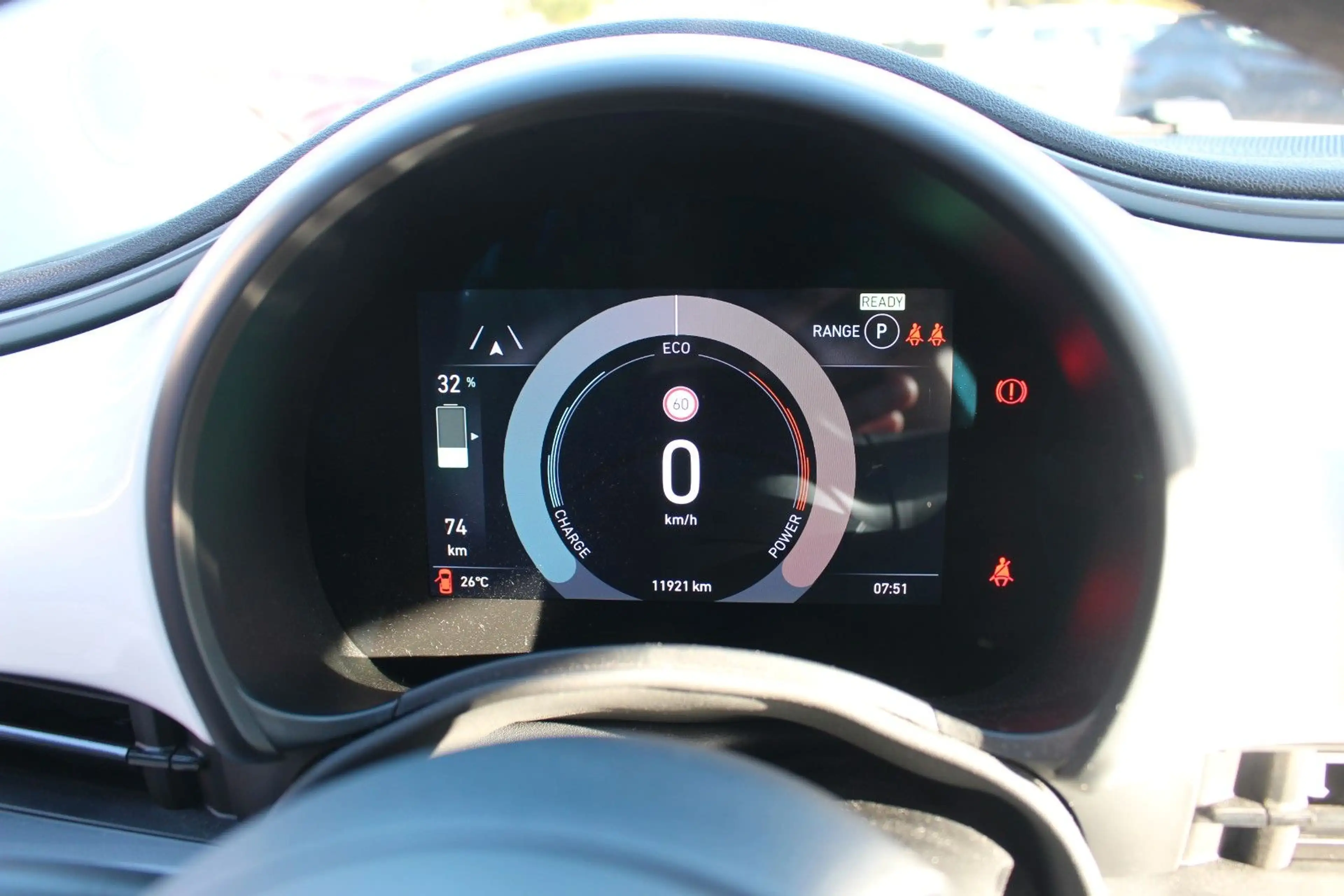 Fiat 500e CARPLAY/SOH 97,3% / 17" ALU — photo 13