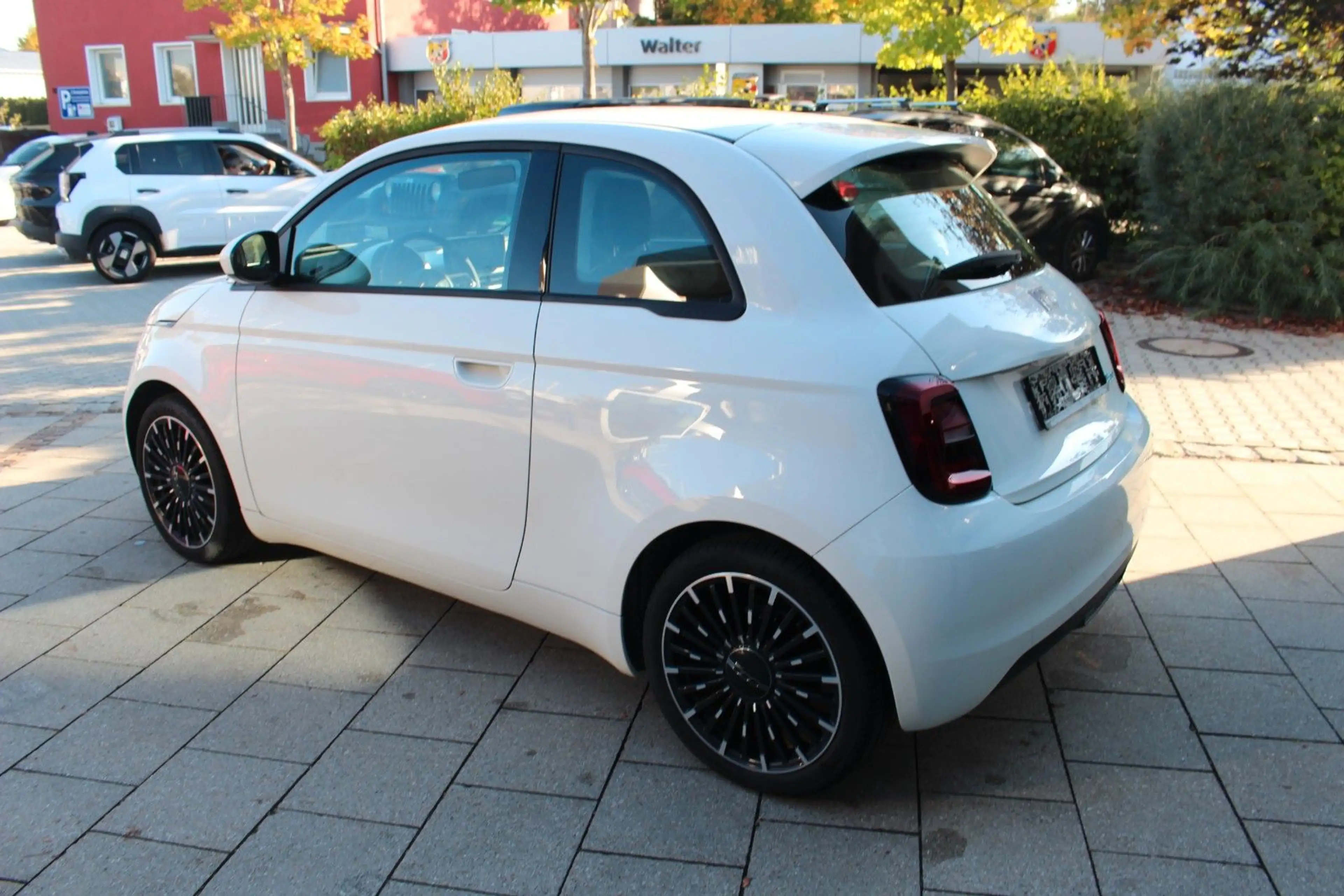 Fiat 500e CARPLAY/SOH 97,3% / 17" ALU — photo 8