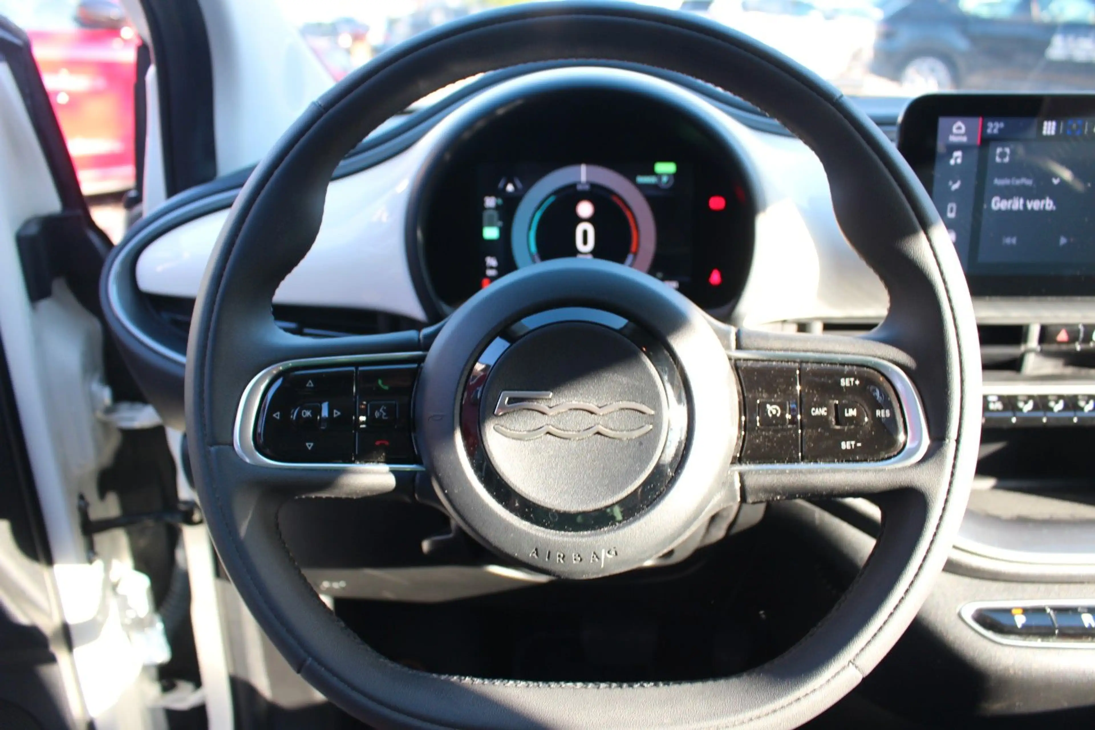 Fiat 500e CARPLAY/SOH 97,3% / 17" ALU — photo 14
