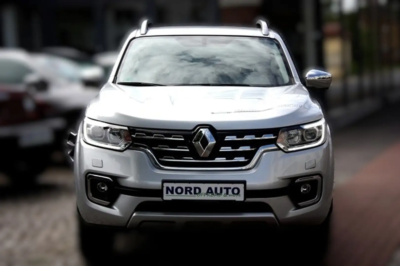Renault Alaskan 2.3 limited 4x4 Autm./Leder/Navi/HardTop Argento - 2