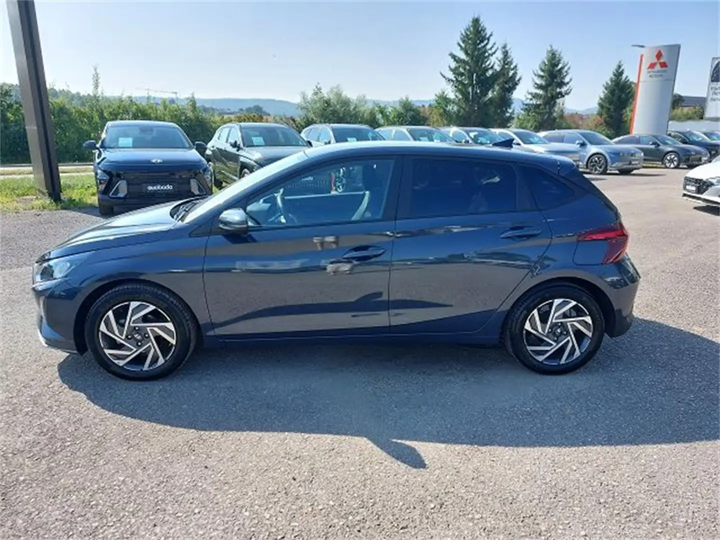 Hyundai i20 1,2 MPI i-Line Plus AHV *BARPREIS* Grau - 2