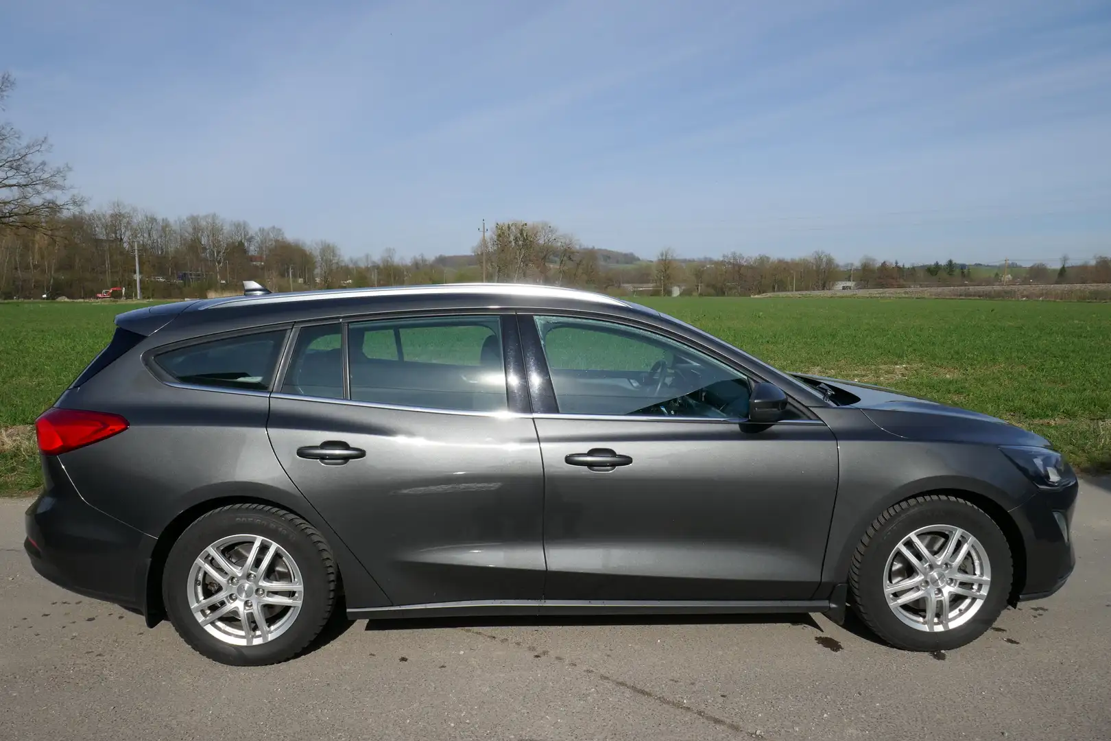 Ford Focus Cool&Connect Gris - 2