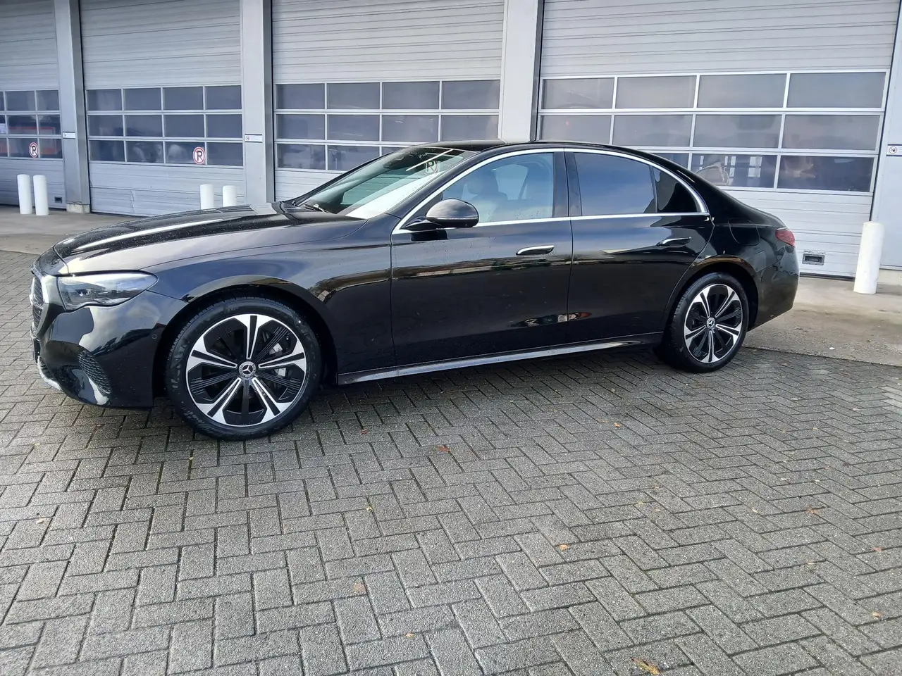 Mercedes-Benz E 300 DE Berline Luxury Line | Distronic | Smartphone In 19