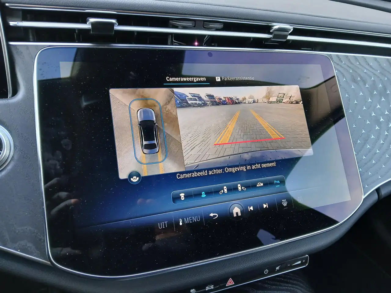 Mercedes-Benz E 300 DE Berline Luxury Line | Distronic | Smartphone In 15