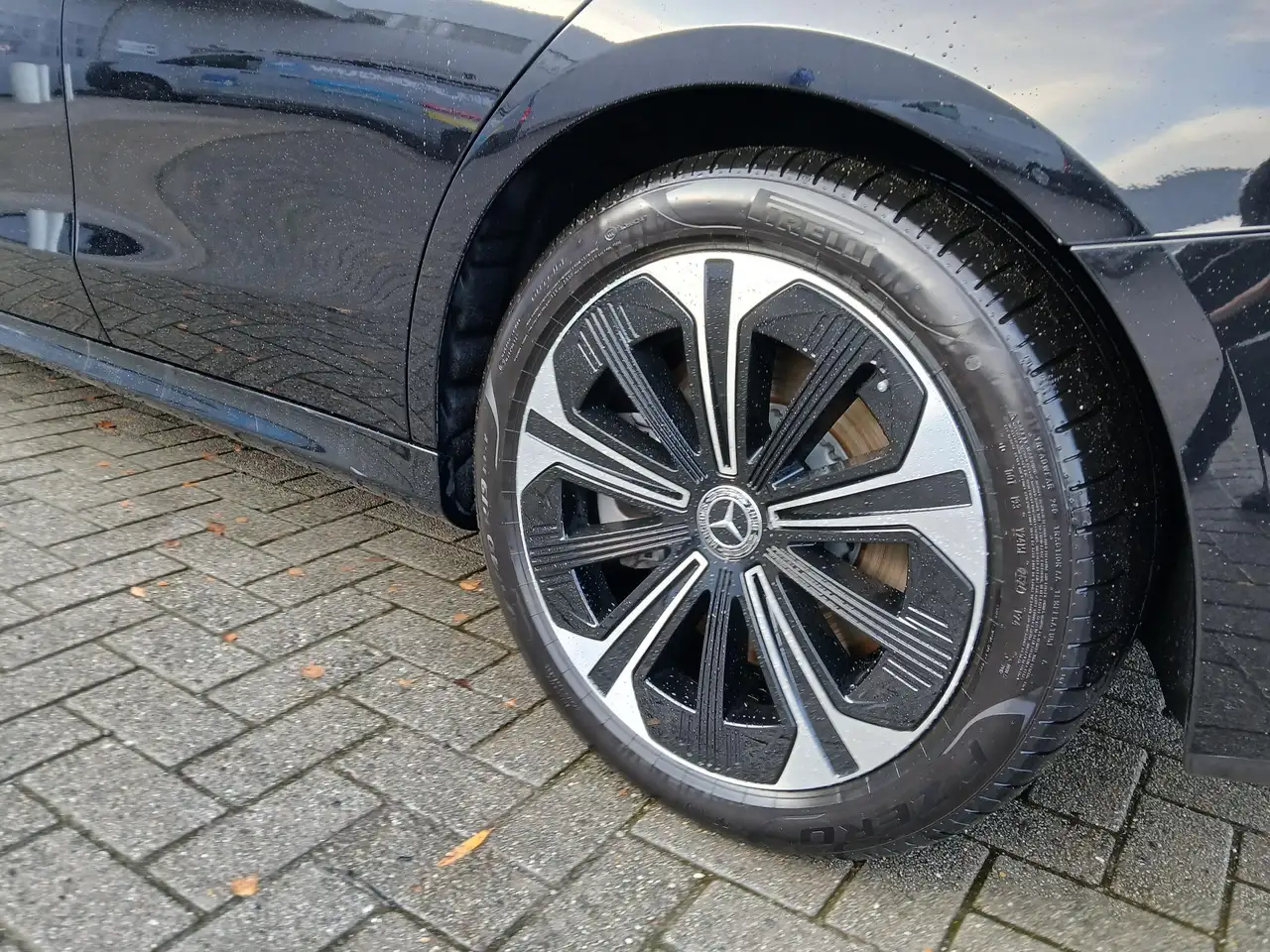 Mercedes-Benz E 300 DE Berline Luxury Line | Distronic | Smartphone In 11