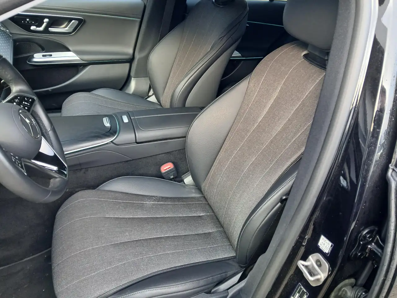 Mercedes-Benz E 300 DE Berline Luxury Line | Distronic | Smartphone In 5