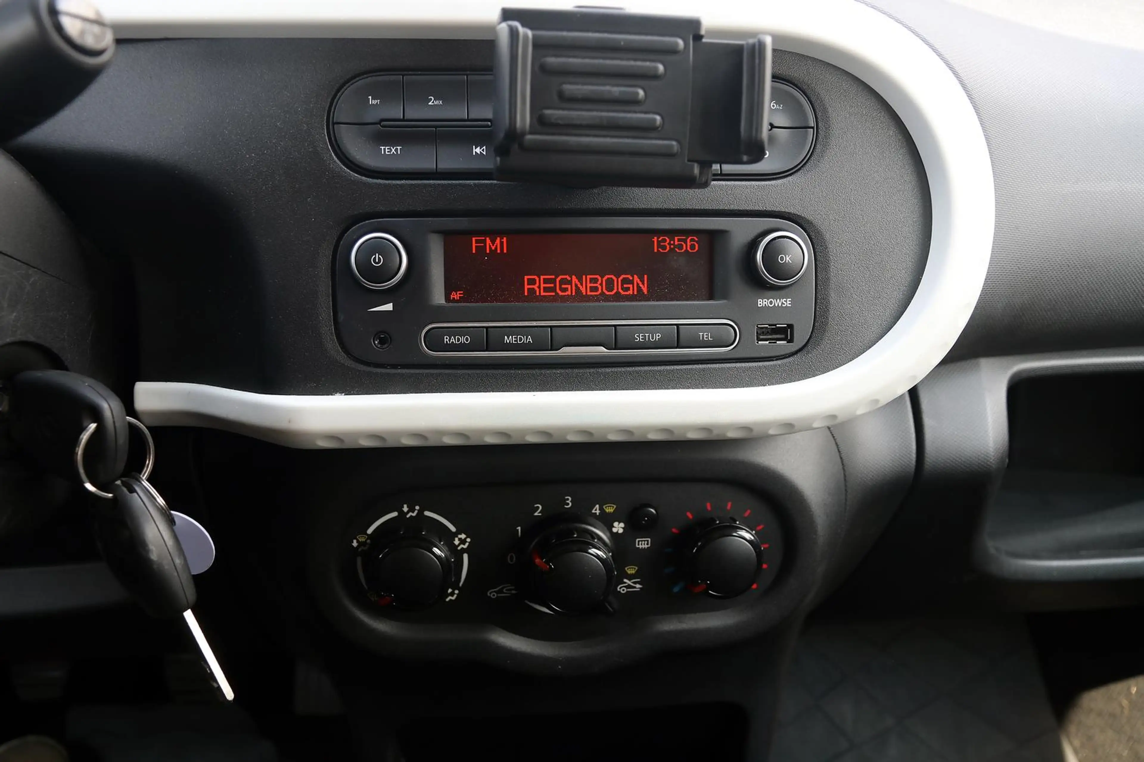 Renault Twingo 1.0 SCe Expression — photo 6