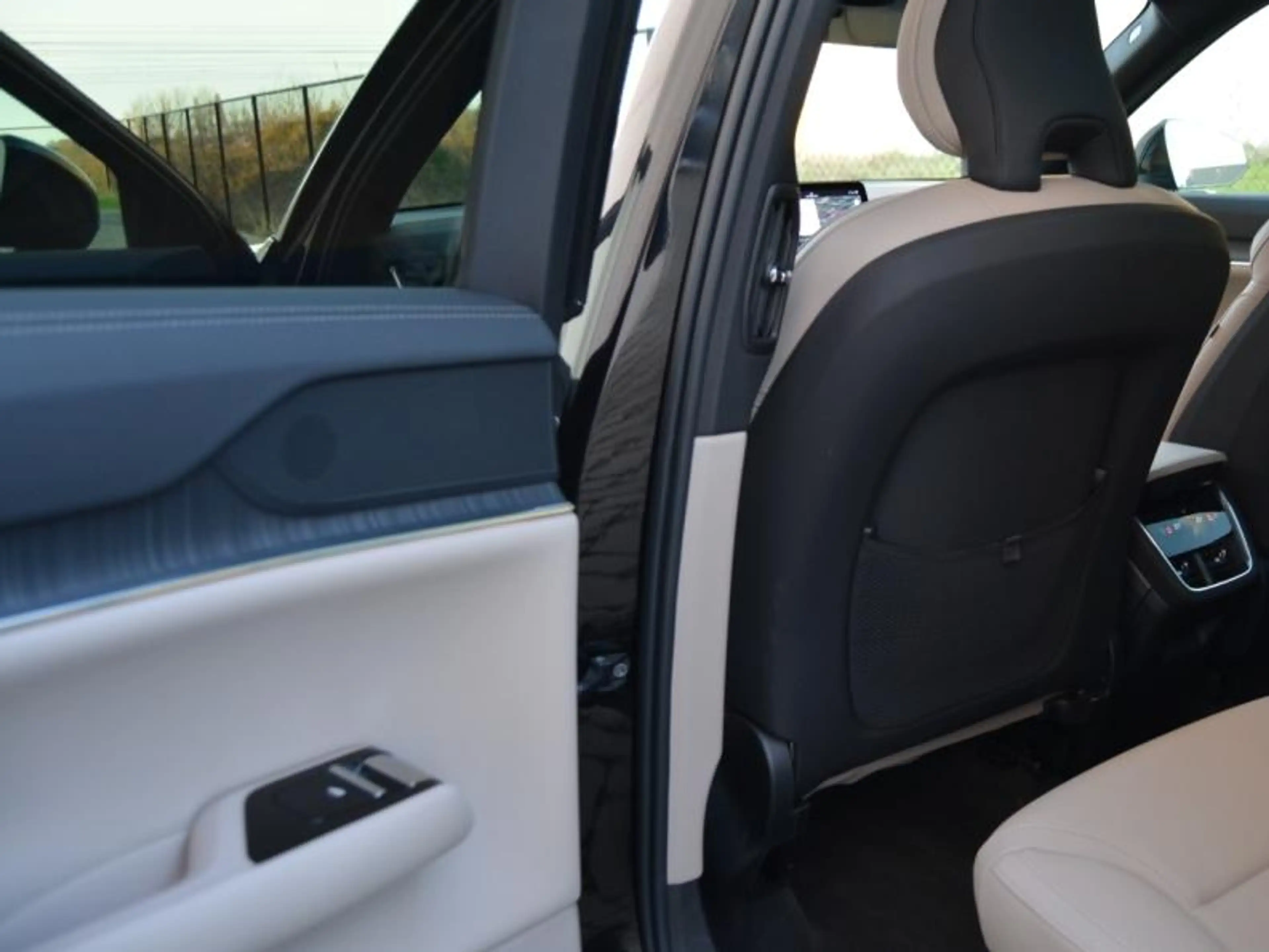 Volvo EX90 111 kWh/AWD/Panorama dak/Twin Motor/7 zitpl./2025 — photo 4