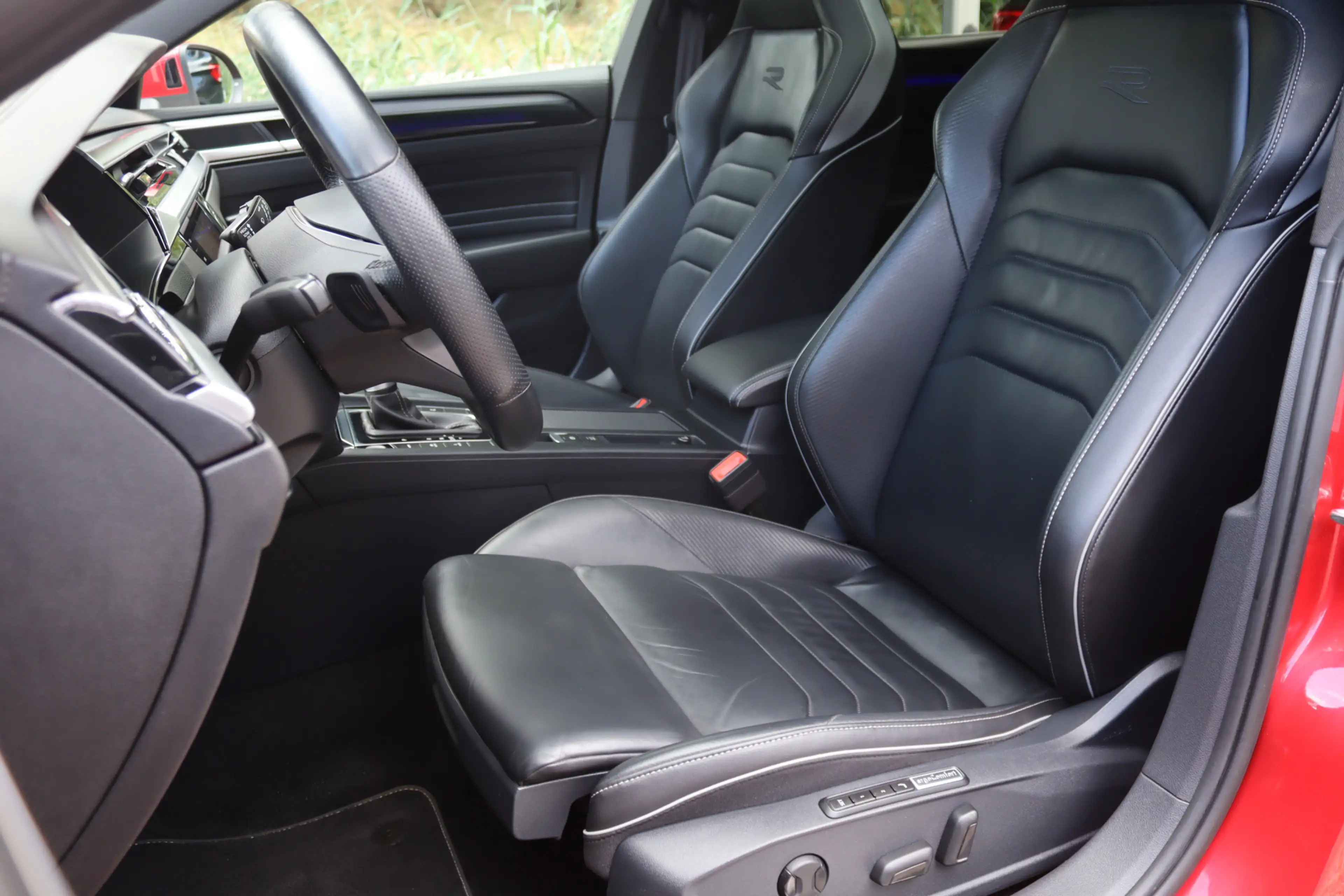 Volkswagen Arteon Shooting Brake 1.4 TSI eHybrid R-Line Pano/IQ.Ligh — photo 11