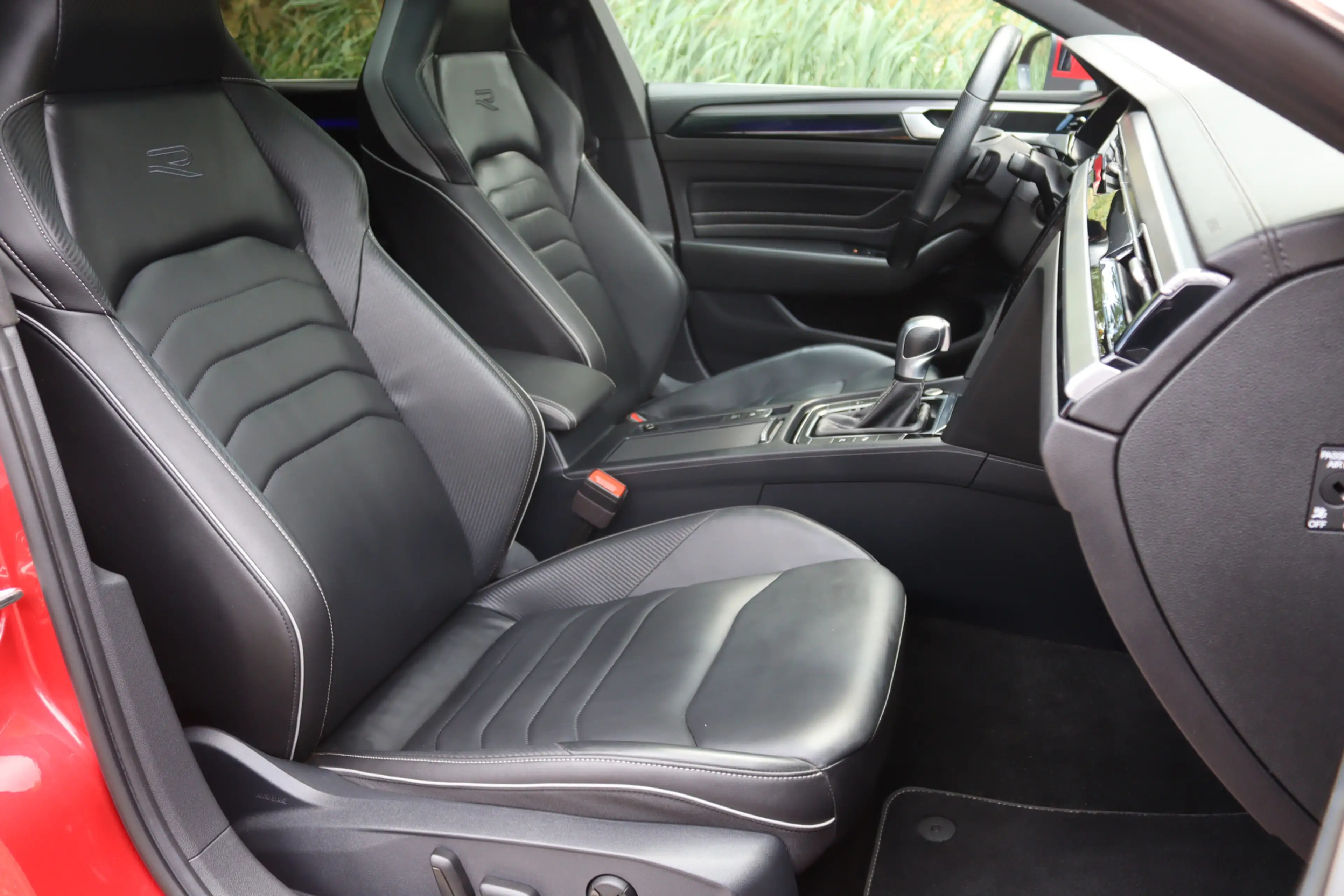 Volkswagen Arteon Shooting Brake 1.4 TSI eHybrid R-Line Pano/IQ.Ligh — photo 10