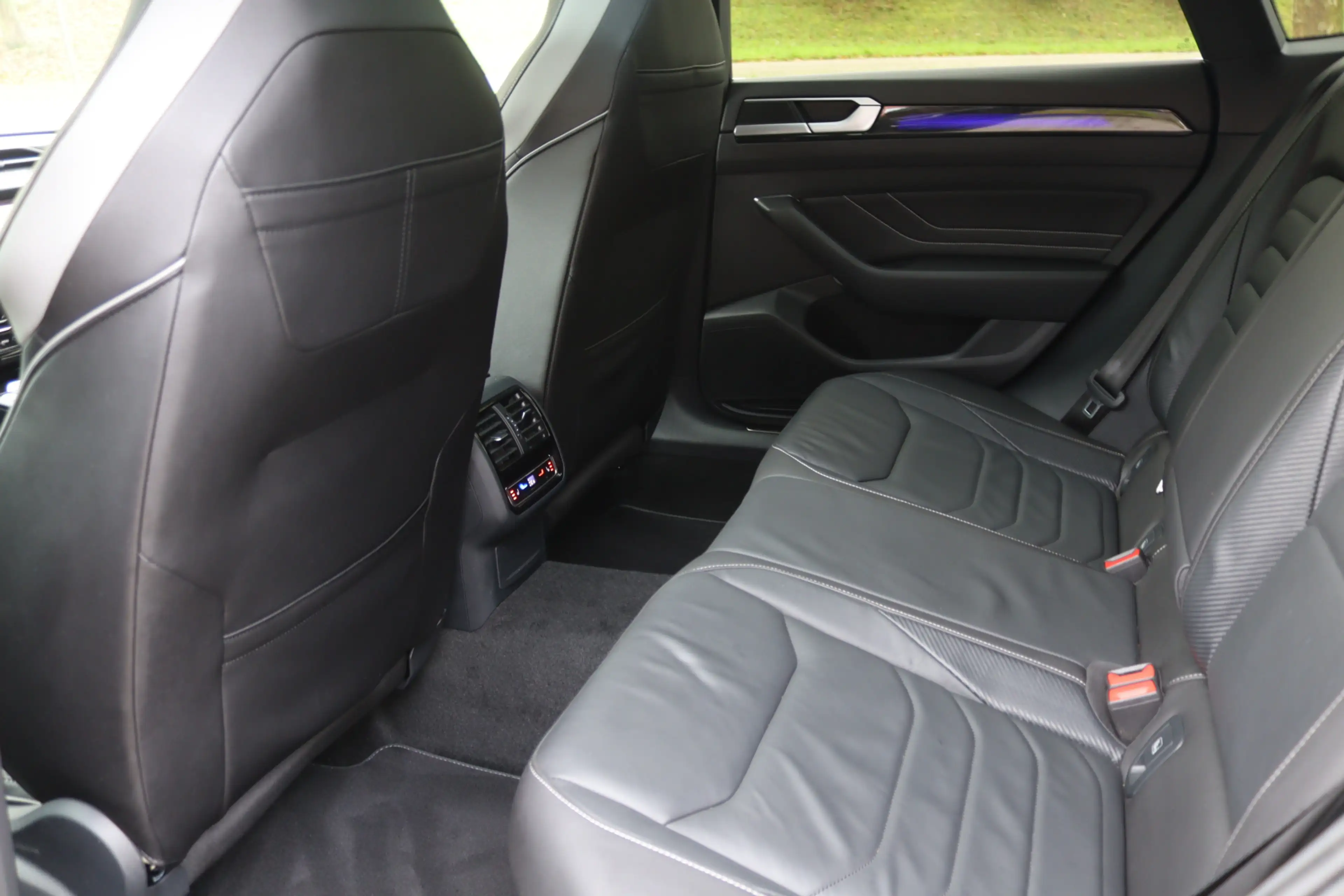 Volkswagen Arteon Shooting Brake 1.4 TSI eHybrid R-Line Pano/IQ.Ligh — photo 37