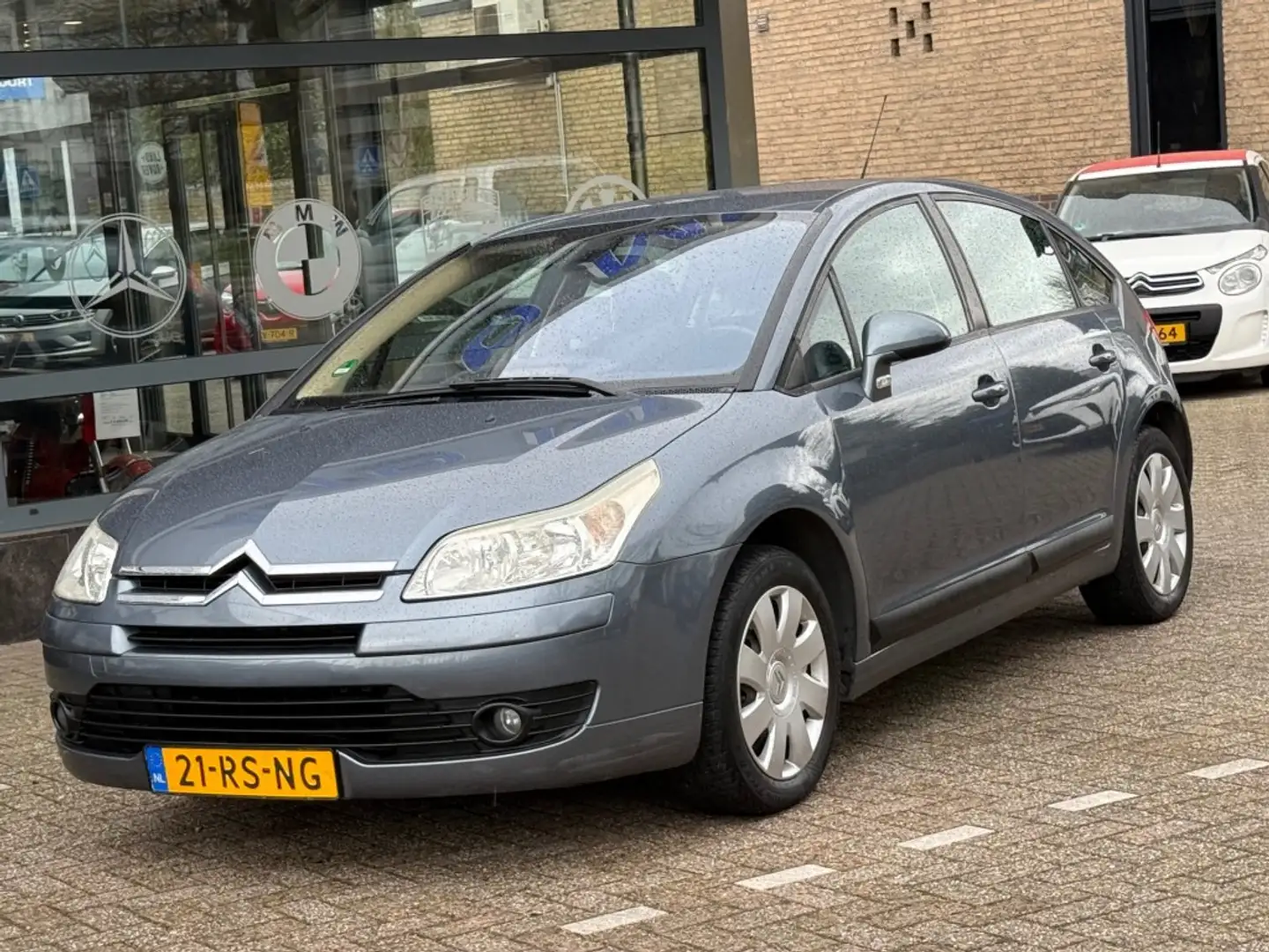 Citroen C4 1.6-16V Ligne Ambiance Clima Cruise Grijs - 2