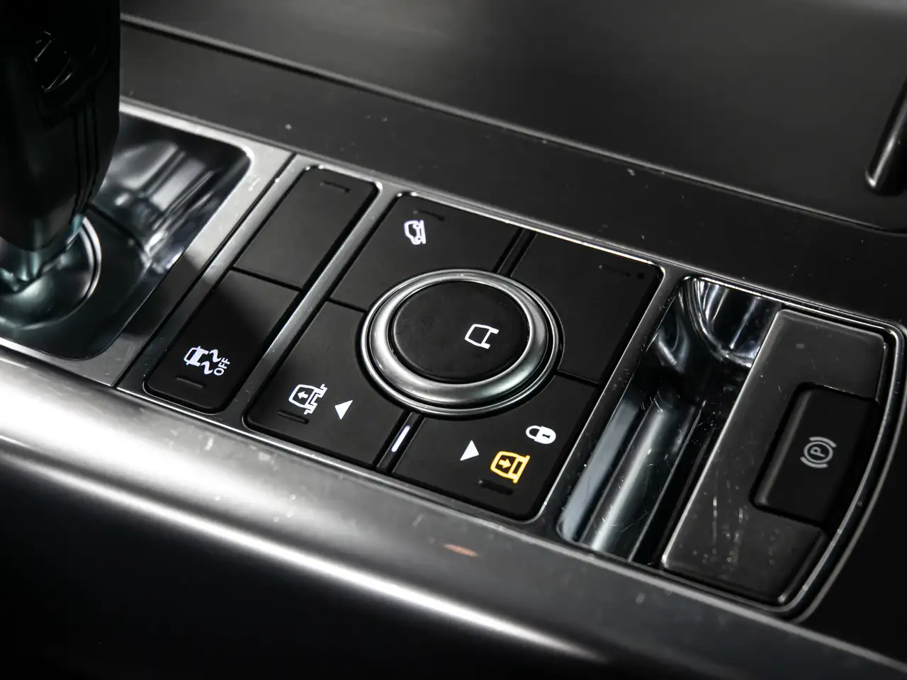 Land Rover Range Rover Sport снимка Land Rover Range Rover Sport