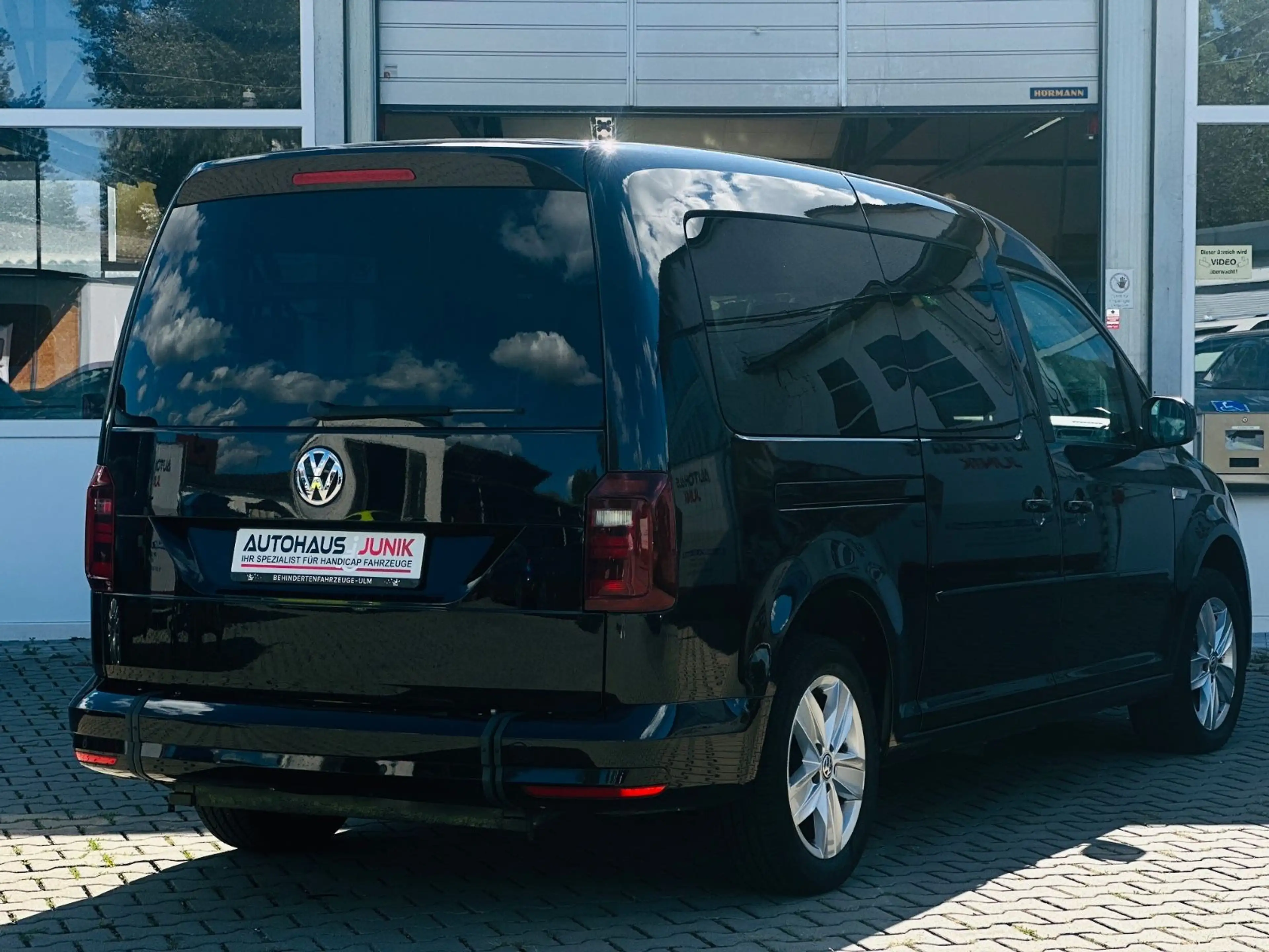 Volkswagen Caddy 2.0-DSG-Maxi- Behindertengerecht-Vollleder — photo 10