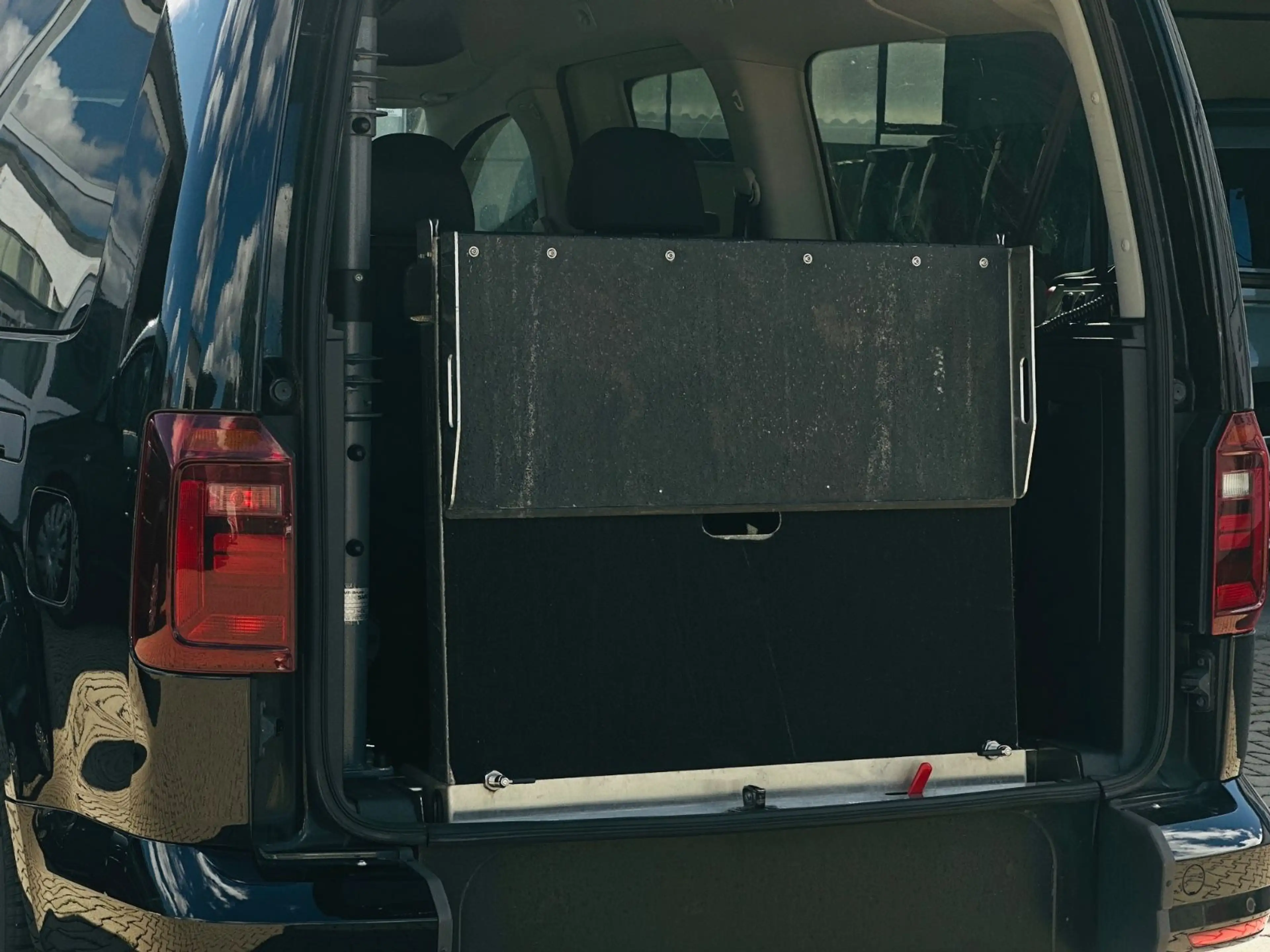 Volkswagen Caddy 2.0-DSG-Maxi- Behindertengerecht-Vollleder — photo 8