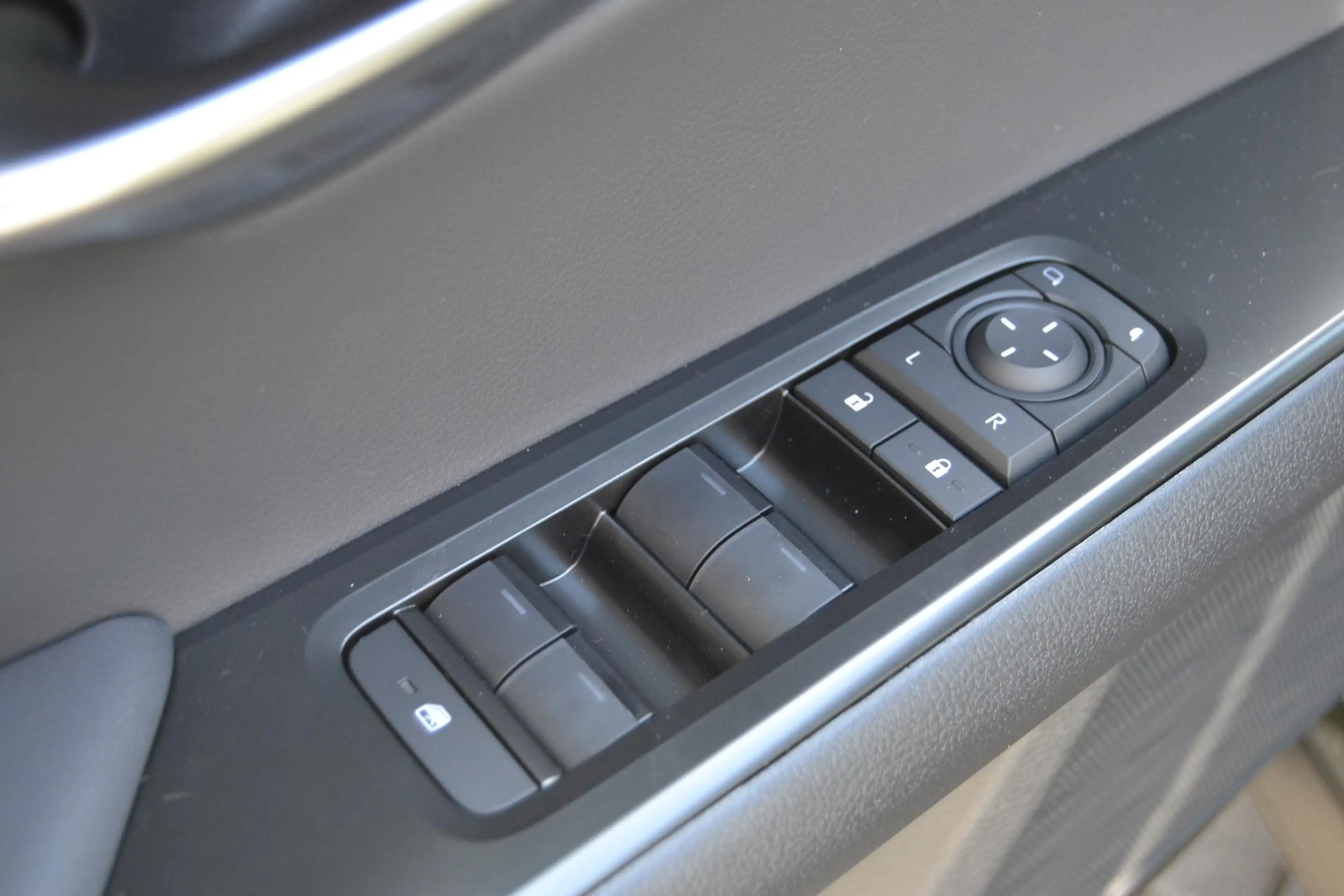 Lexus UX 300h 35th Edition NIEUW DIRECT-LEVERBAAR STUURVERW STOE — photo 15
