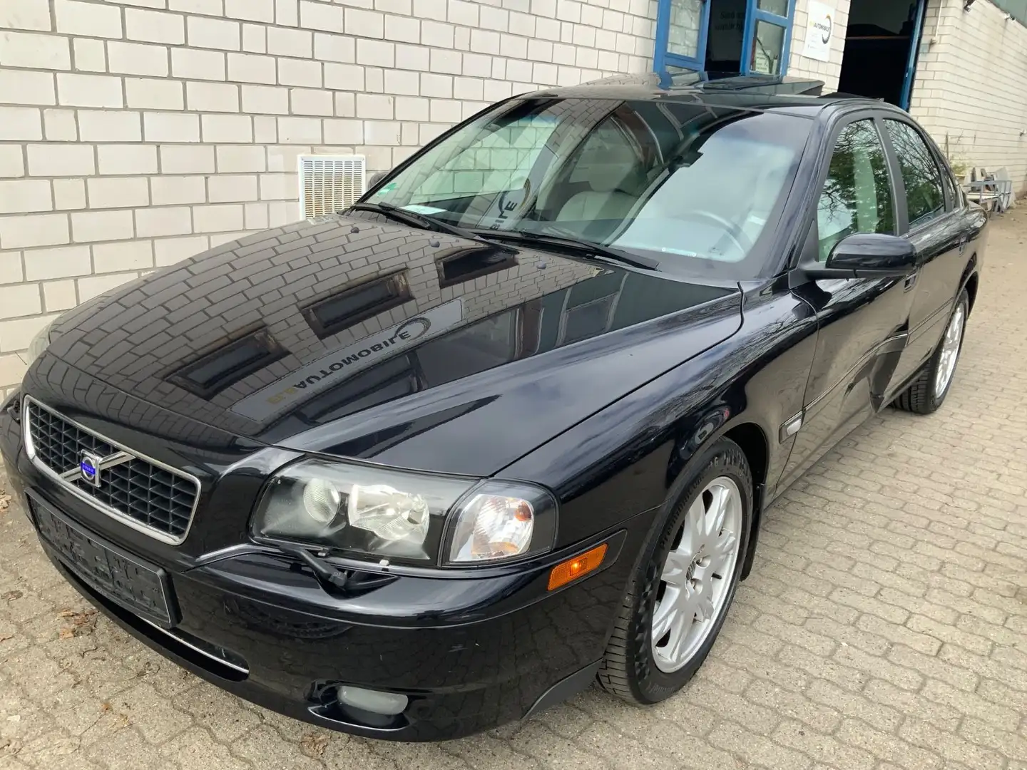 Volvo S80 Lim. 2.5 T Aut. Leder/Schiebedach/Navi/Xenon Schwarz - 2