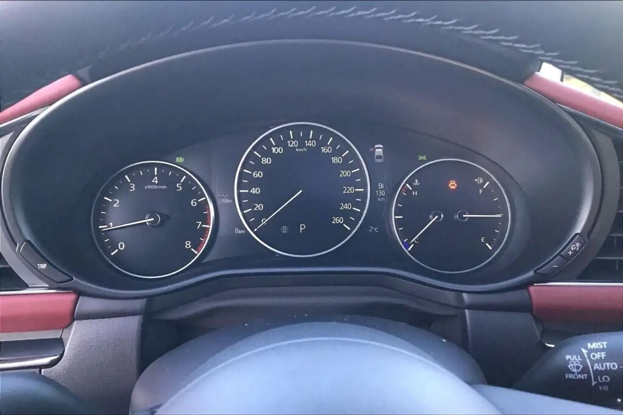Mazda 3 снимка Mazda 3