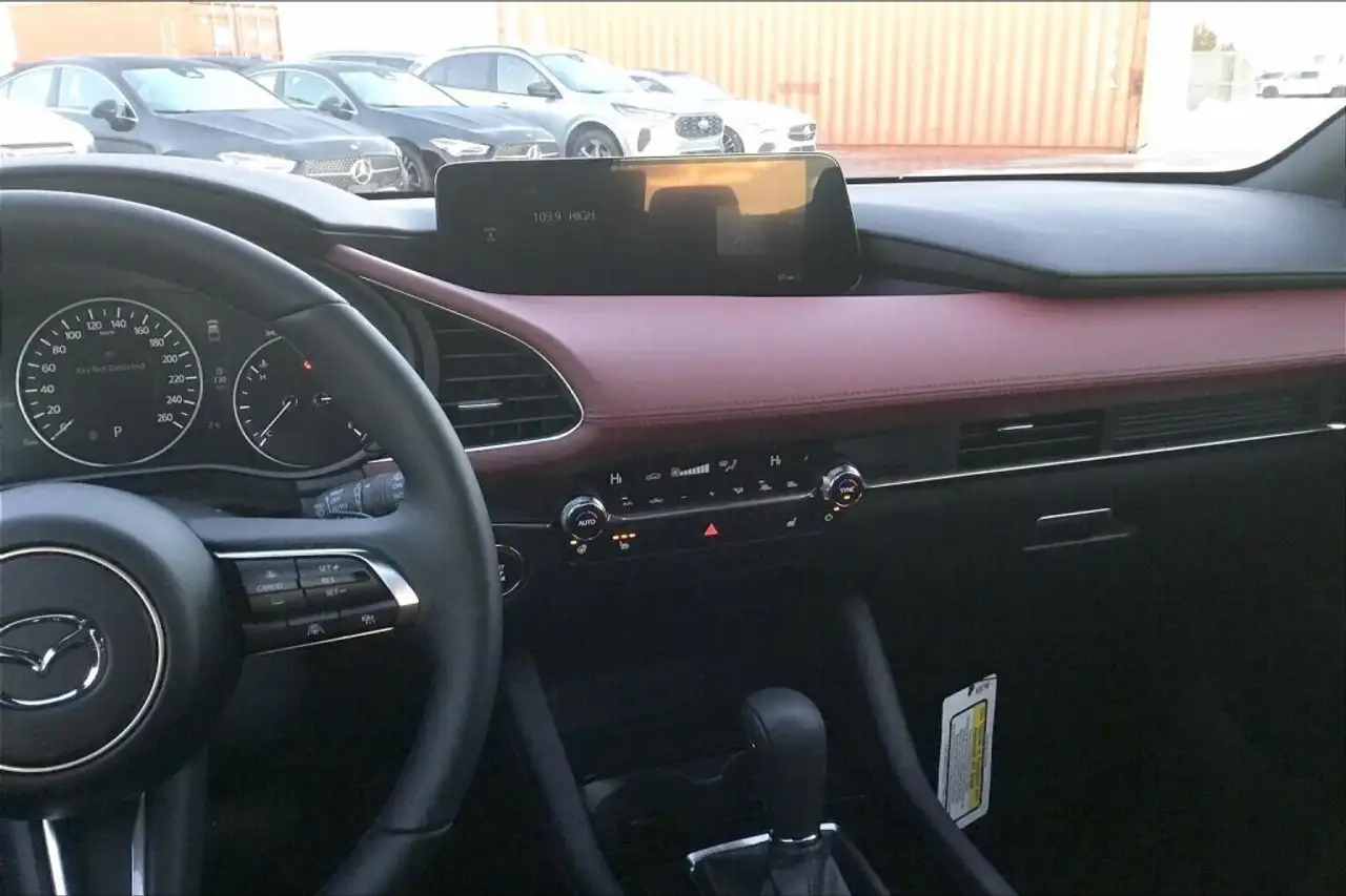 Mazda 3 снимка Mazda 3