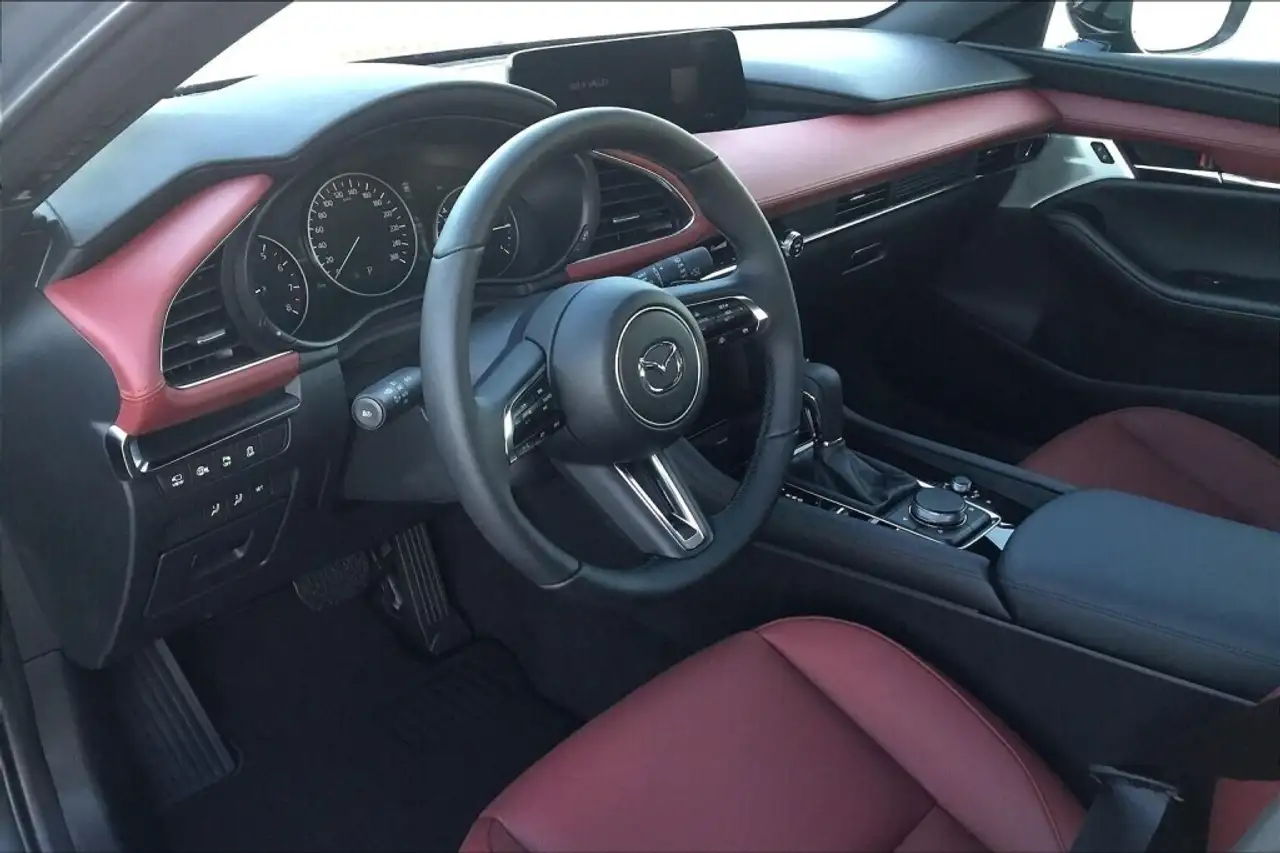 Mazda 3 снимка Mazda 3