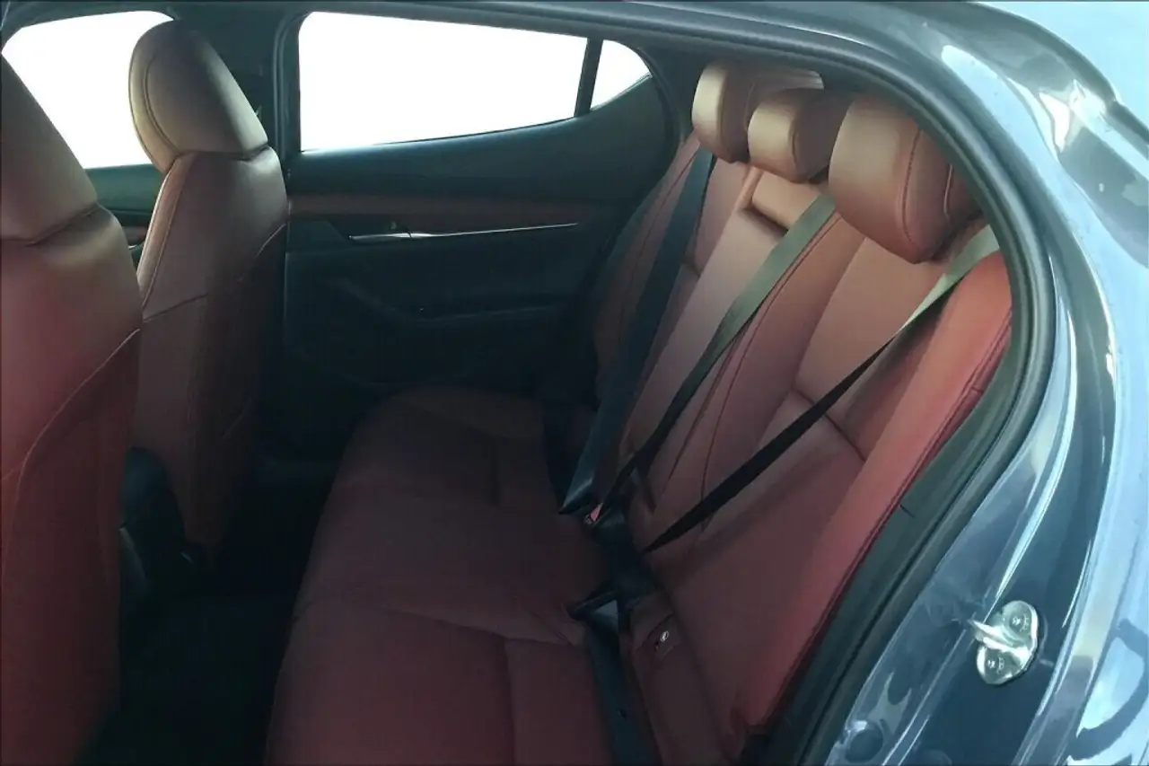 Mazda 3 снимка Mazda 3