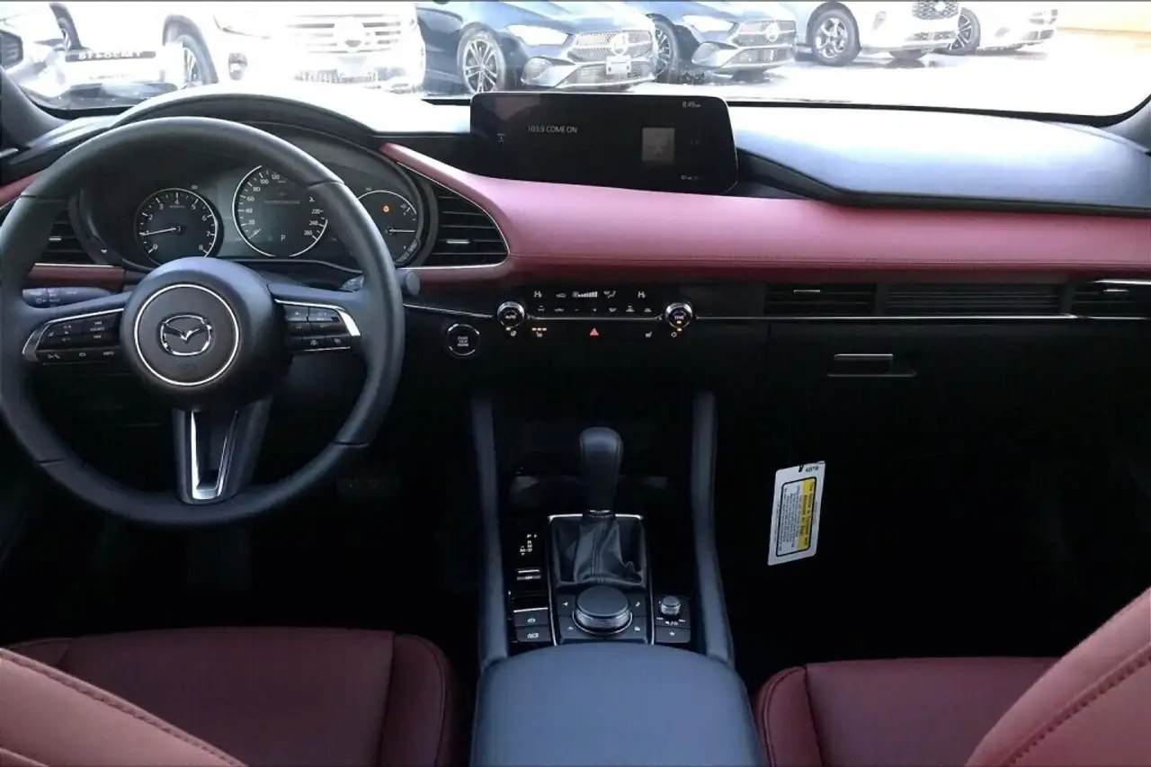 Mazda 3 снимка Mazda 3