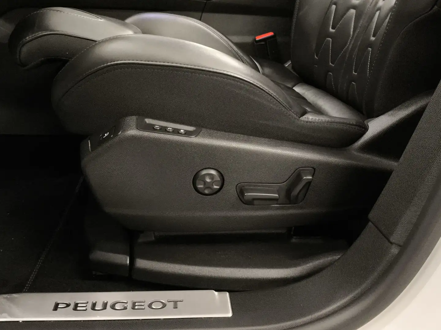 Peugeot 5008 1.5BlueHDi S&S GT EAT8 130 Blanc - 2