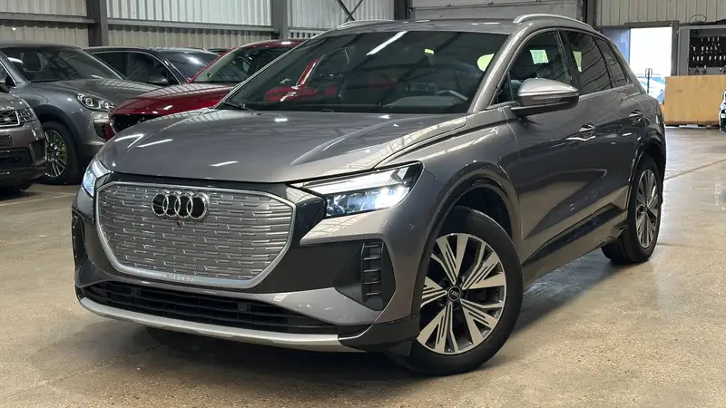 AUDI E-tron