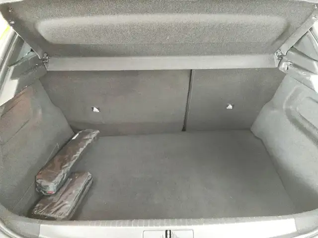 Peugeot 208 view 15