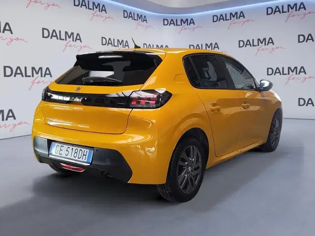 Peugeot 208 view 5