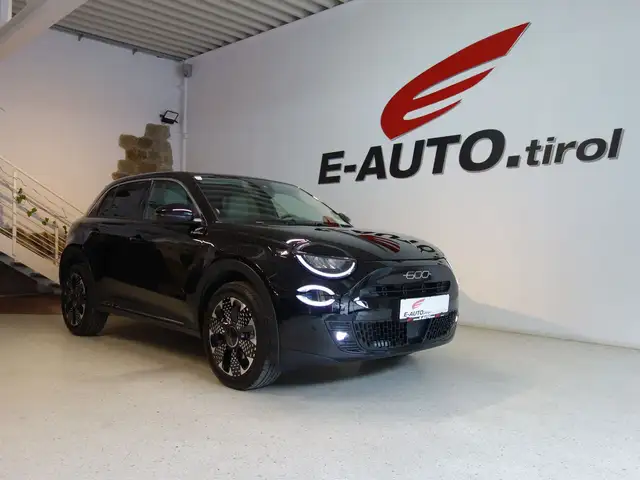 Fiat 600 Hybrid eDCT La Prima *TOP AUSSTATTUNG *CARPLAY *N