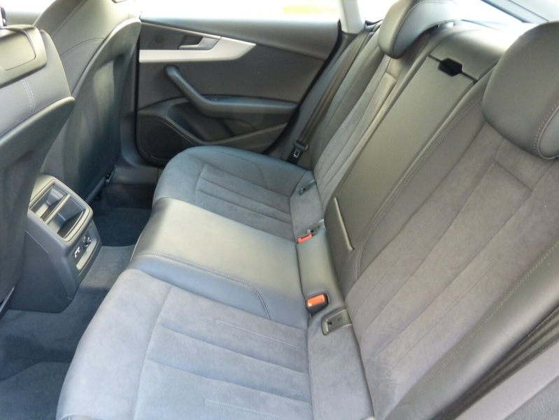 Audi A5 Sportback 35 TDI S-TRONIC[1.HAND] — photo 13